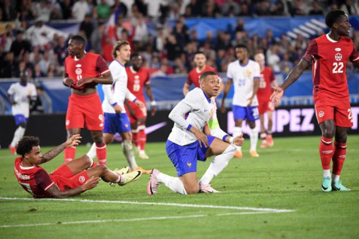 كيليان مبابي لاعب منتخب فرنسا خلال مواجهة كندا